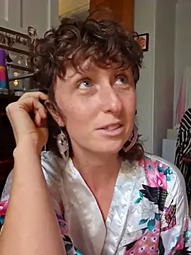 Snapshot of mossy_kiss chatting on 8, 10, 2025 mossy kiss online show from 8, 10, 2025