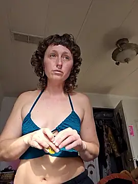 Snapshot of mossy_kiss chatting on 12, 1, 2026 mossy kiss online show from 12, 1, 2026