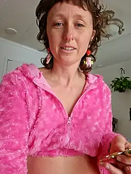 Snapshot of mossy_kiss chatting on 31, 1, 2026 mossy kiss online show from 31, 1, 2026