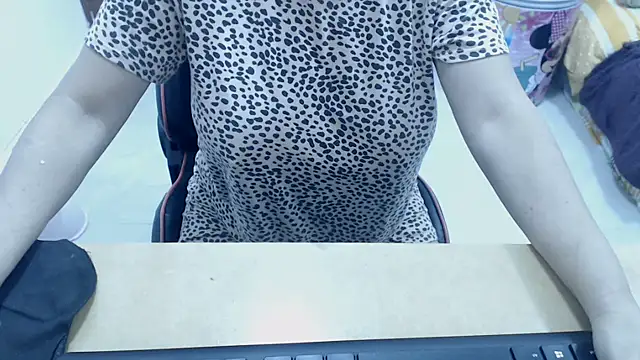 Valentina lara01 online show from 29, 11, 2025