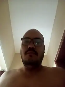 RobertoBuzios22 online show from 5, 3, 2026