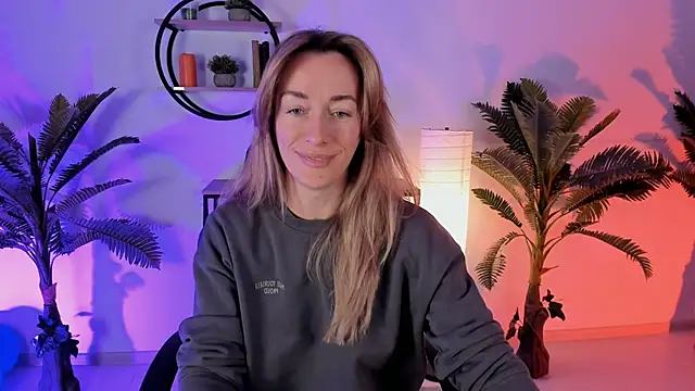 RebeccaMartinez online show from 17, 1, 2025