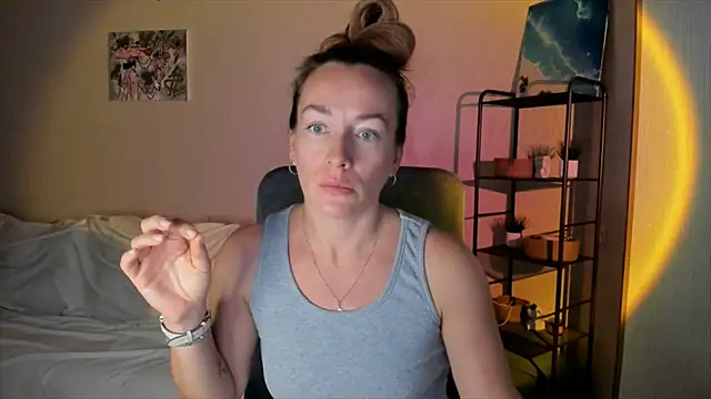 RebeccaMartinez online show from 6, 10, 2025