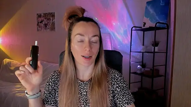 RebeccaMartinez online show from 15, 12, 2025