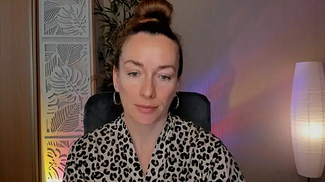 RebeccaMartinez online show from 27, 4, 2026