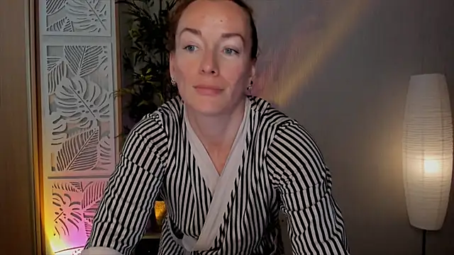 Snapshot of RebeccaMartinez chatting on 3, 6, 2026 RebeccaMartinez online show from 3, 6, 2026