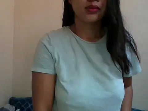 Snapshot of _smiling4u_ chatting on 15, 4, 2026 smiling4u online show from 15, 4, 2026
