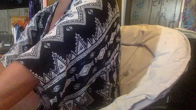Snapshot of TrashleyRosebud chatting on 19, 6, 2026 TrashleyRosebud online show from 19, 6, 2026