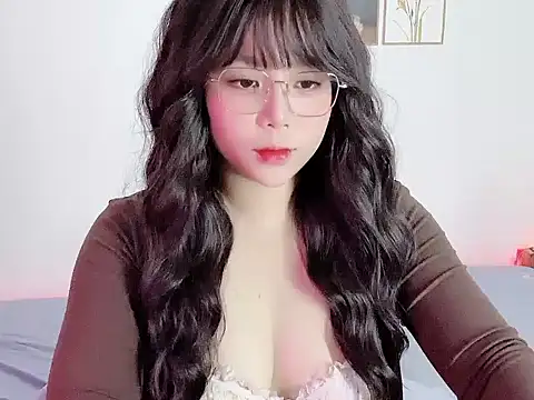   Lyly   online show from 27, 10, 2025