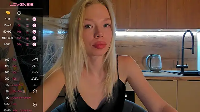 Snapshot of Olivia_Bells chatting on 23, 5, 2026 Olivia Bells online show from 23, 5, 2026