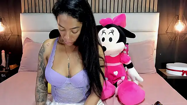 NiicolleMiller online show from 23, 2, 2025