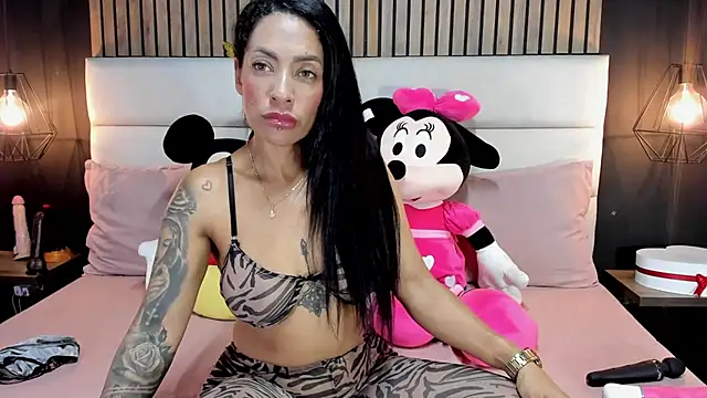 NiicolleMiller online show from 24, 2, 2025