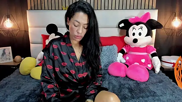 NiicolleMiller online show from 27, 2, 2025