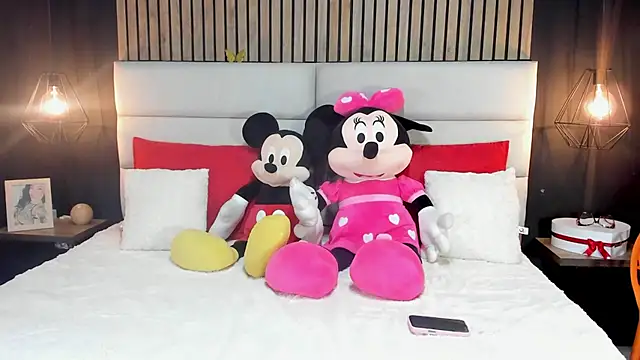 NiicolleMiller online show from 10, 3, 2025