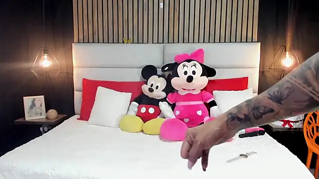 NiicolleMiller online show from 11, 3, 2025