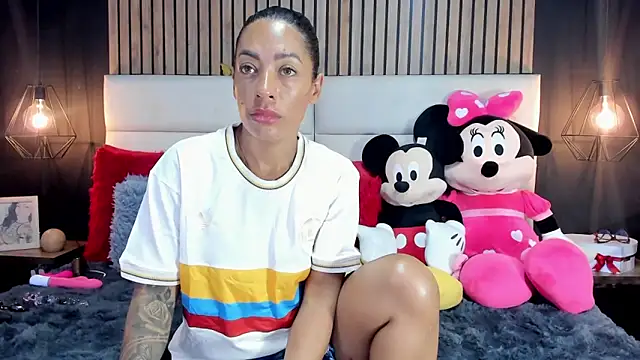 NiicolleMiller online show from 20, 3, 2025