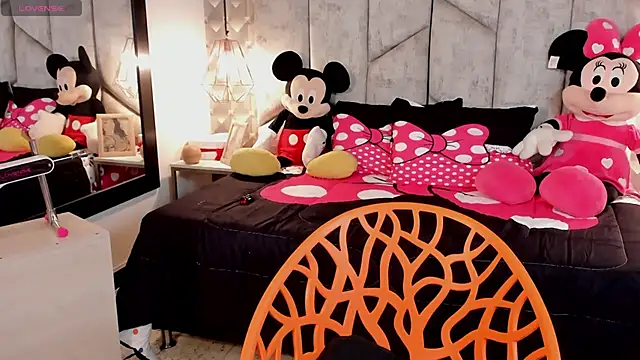 NiicolleMiller online show from 9, 10, 2025