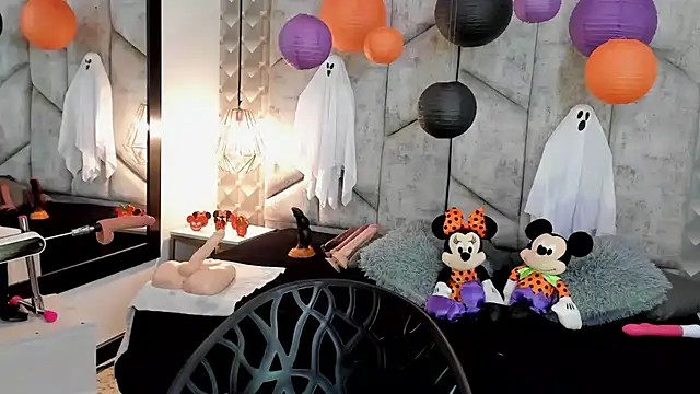 NiicolleMiller online show from 26, 10, 2025