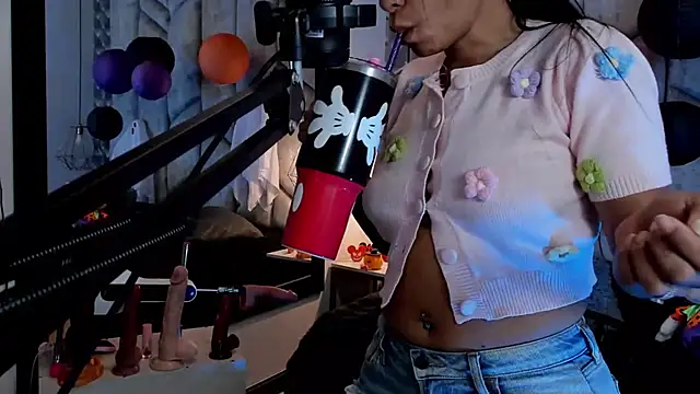 NiicolleMiller online show from 31, 10, 2025