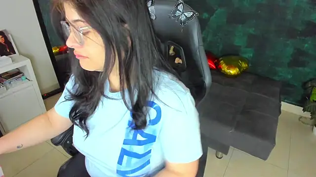 BellaFlaming online show from 26, 12, 2024