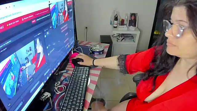 BellaFlaming online show from 7, 1, 2025