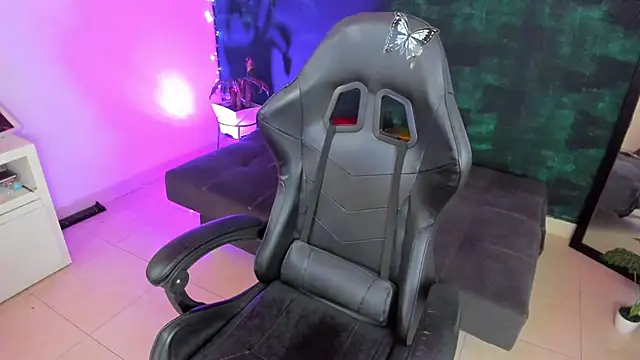 BellaFlaming online show from 14, 1, 2025