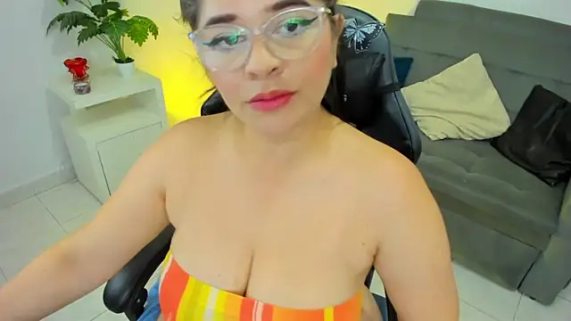 BellaFlaming online show from 13, 2, 2025