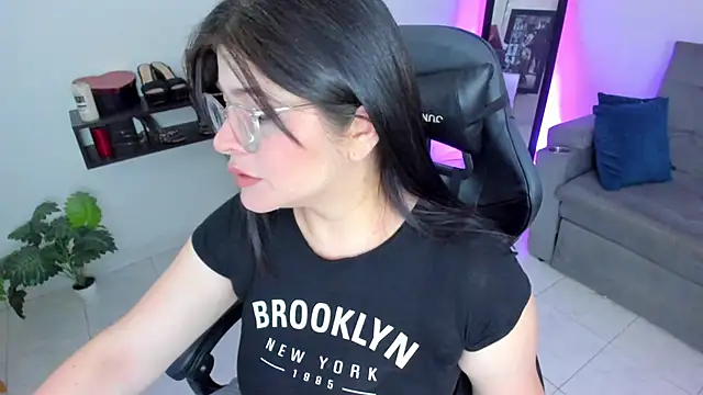 BellaFlaming online show from 20, 9, 2025