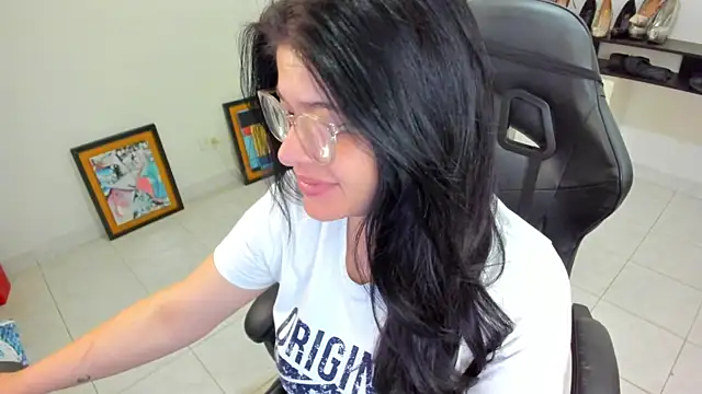 BellaFlaming online show from 23, 4, 2026