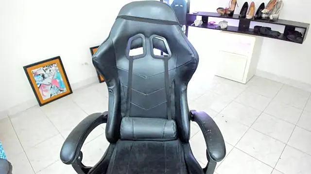 BellaFlaming online show from 25, 4, 2026