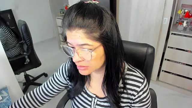 BellaFlaming online show from 5, 6, 2026