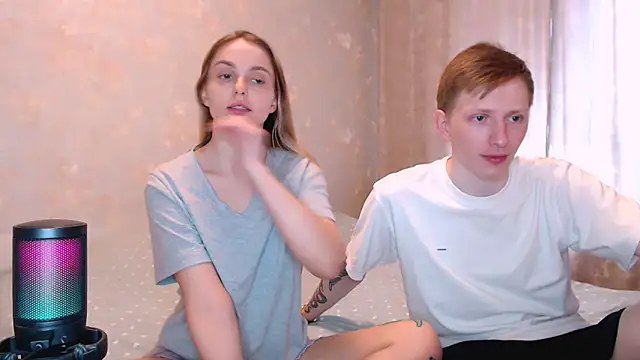 juliaanddima online show from 1, 6, 2026