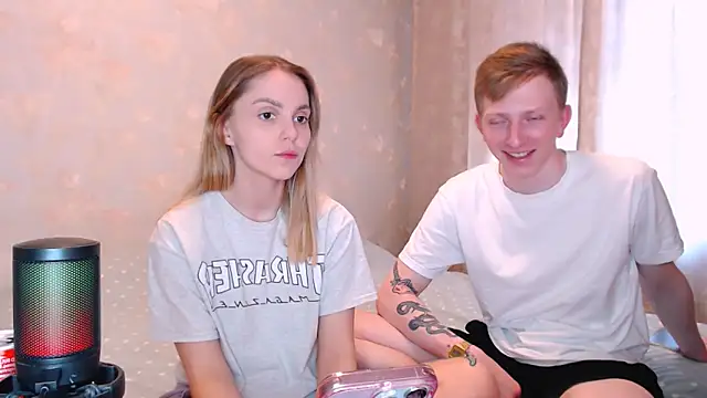 juliaanddima online show from 4, 6, 2026