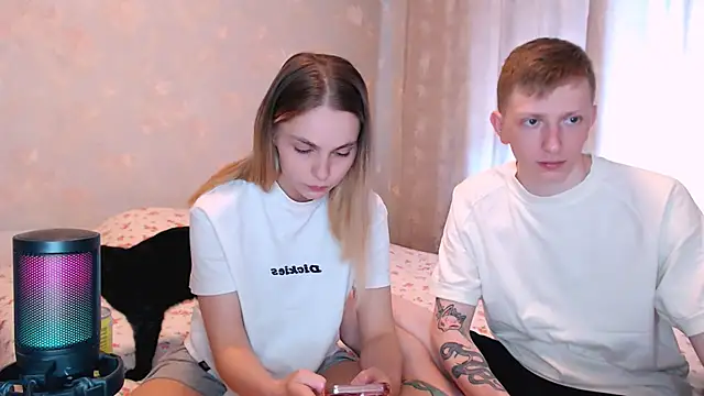 juliaanddima online show from 22, 6, 2026