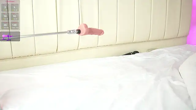 Snapshot of caroline_adams_ chatting on 12, 3, 2025 caroline adams online show from 12, 3, 2025