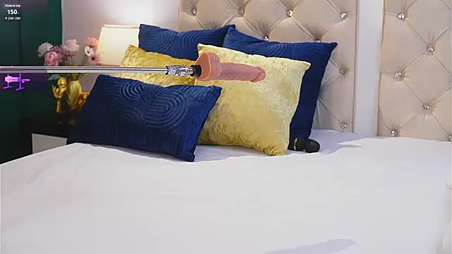 caroline adams  online show from 21, 4, 2026