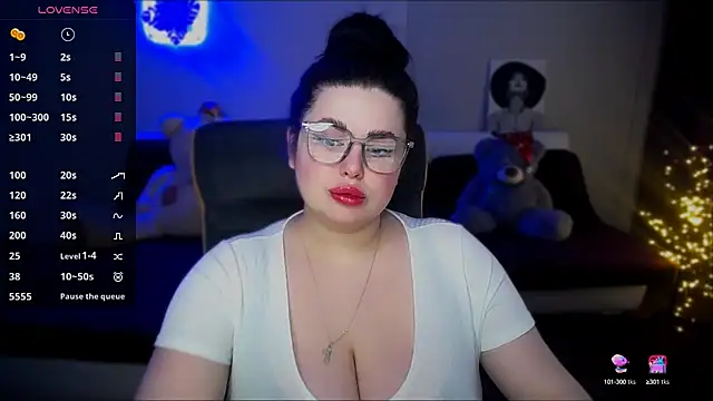 Emily Mo online show from 5, 1, 2025