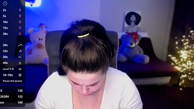 Emily Mo online show from 12, 1, 2025