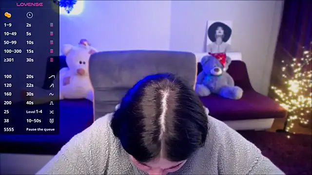 Emily Mo online show from 13, 1, 2025