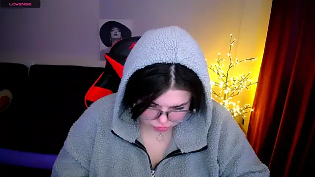 Emily Mo online show from 22, 1, 2025