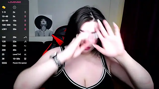 Emily Mo online show from 2, 2, 2025