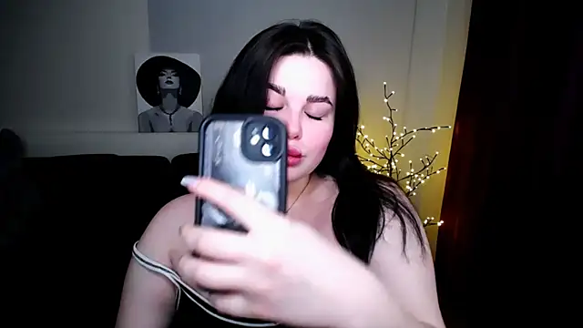 Emily Mo online show from 5, 2, 2025