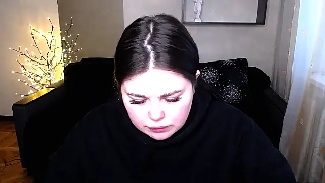 Emily Mo online show from 17, 3, 2025