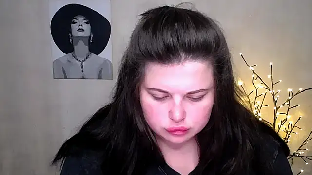 Emily Mo online show from 10, 9, 2025