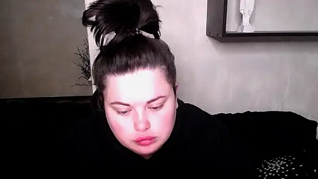 Emily Mo online show from 13, 10, 2025