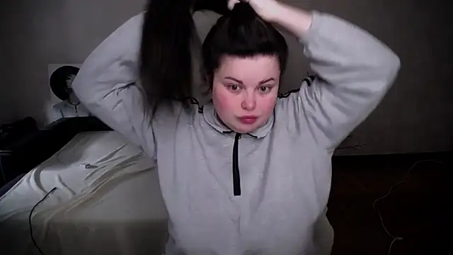 Emily Mo online show from 22, 4, 2026