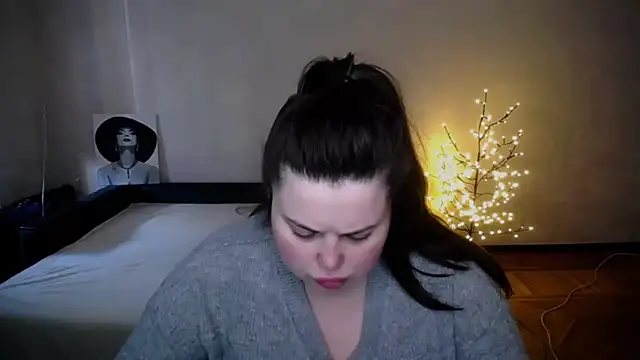 Emily Mo online show from 25, 4, 2026