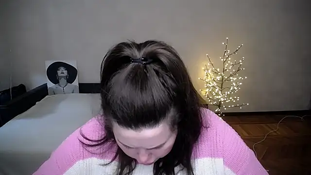 Emily Mo online show from 26, 4, 2026