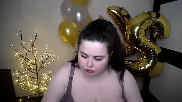 Emily Mo online show from 27, 4, 2026