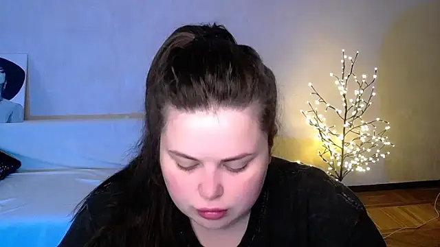 Emily Mo online show from 4, 6, 2026
